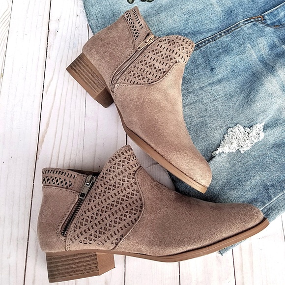 New Taupe Cutout Low Heel Booties Ankle Boots - Picture 2 of 4